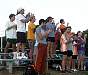 heckling_bench_092102-4.jpg